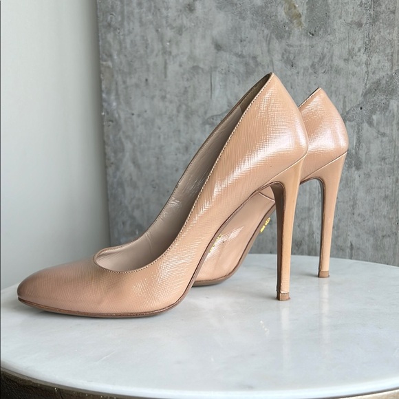 Prada round toe pumps -patent leather- nude - 37.5 / 7.5 US - Picture 4 of 10